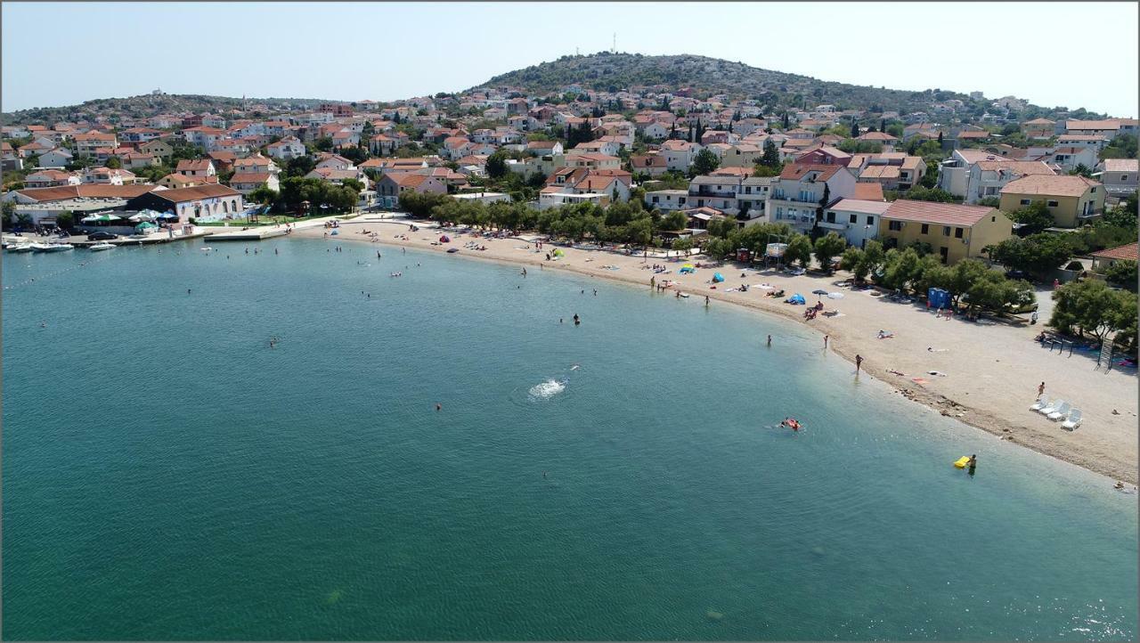 Beach Apartment Vami With Sea View Murter Dış mekan fotoğraf