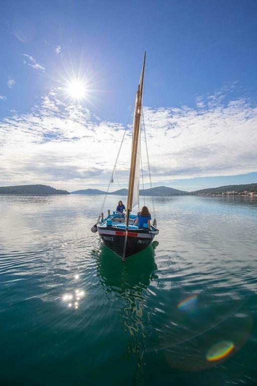 Beach Apartment Vami With Sea View Murter Dış mekan fotoğraf